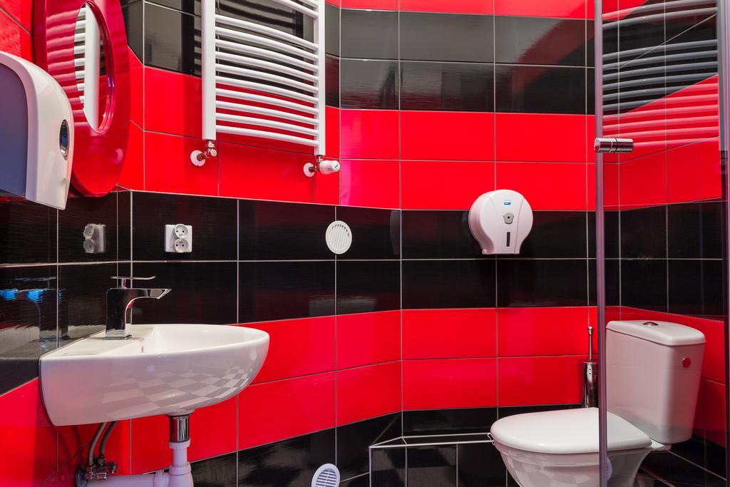 Retro Hostel بوزنان الغرفة الصورة