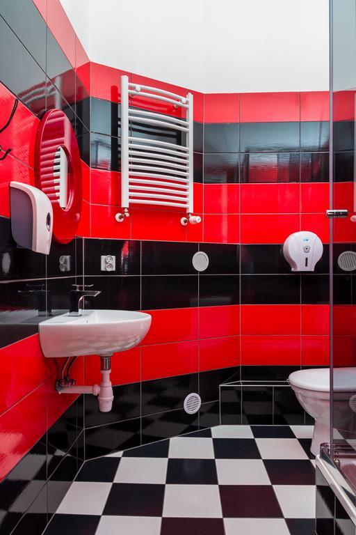 Retro Hostel بوزنان الغرفة الصورة