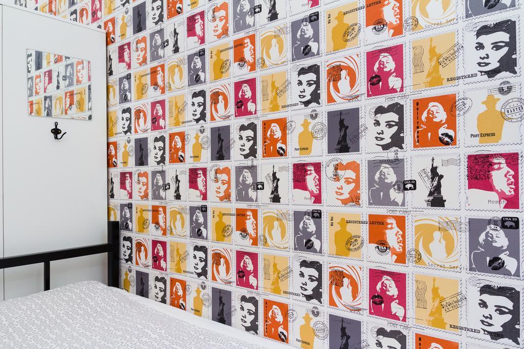 Retro Hostel بوزنان الغرفة الصورة